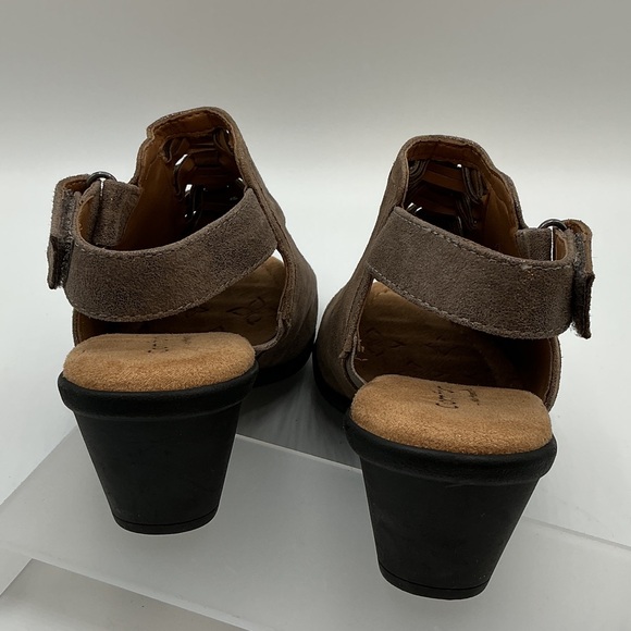 Comfortiva Finella metallic beige leather open toe slingback size 7.5 - Picture 8 of 9